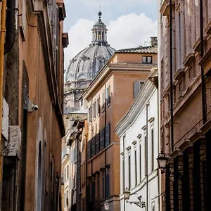 Peaceful In Piazza Venezia's Alleys Roma